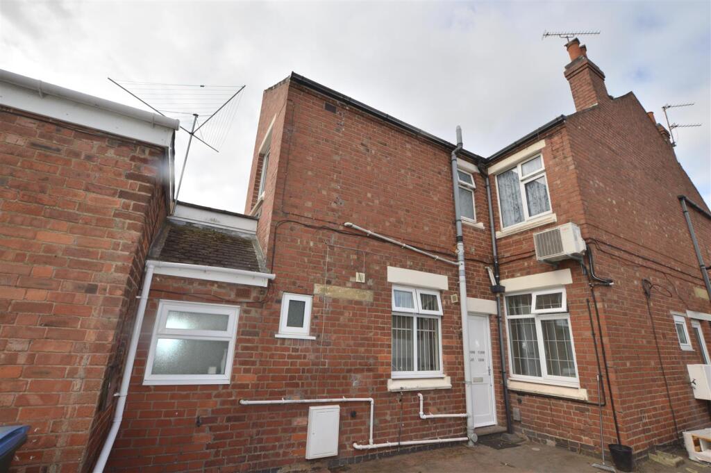 Apartment in Coventry, Whitmore Park - View 2