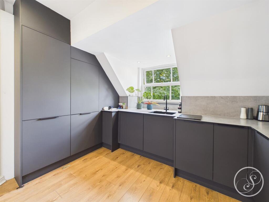 Apartment in Leeds - View 5