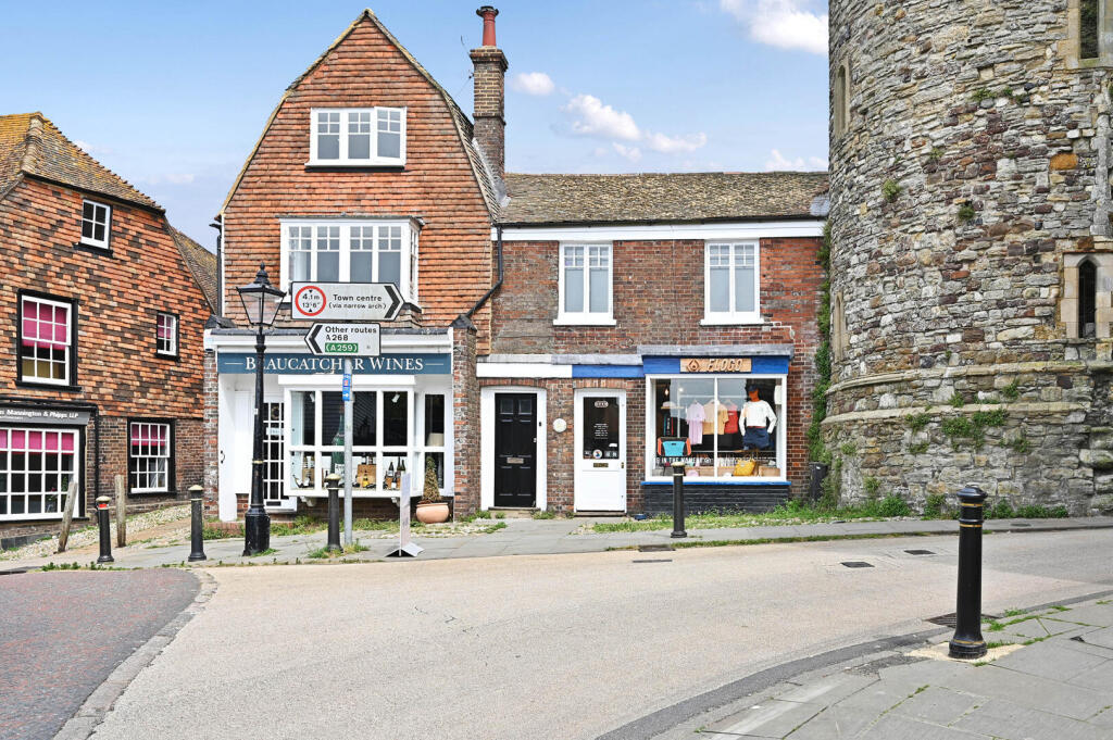 Main image of property: Landgate, Rye