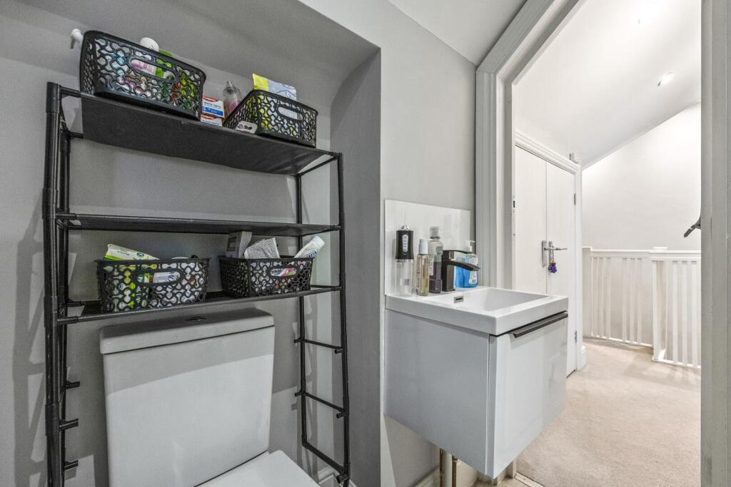 Apartment in Hove, West Blatchington - More