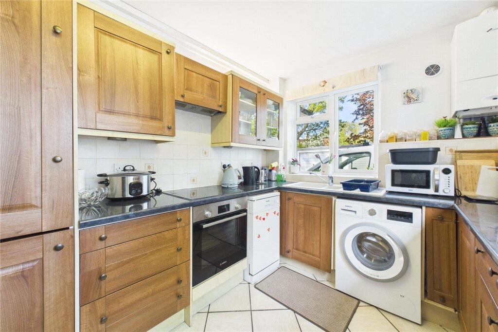 Apartment in Redhill - View 5