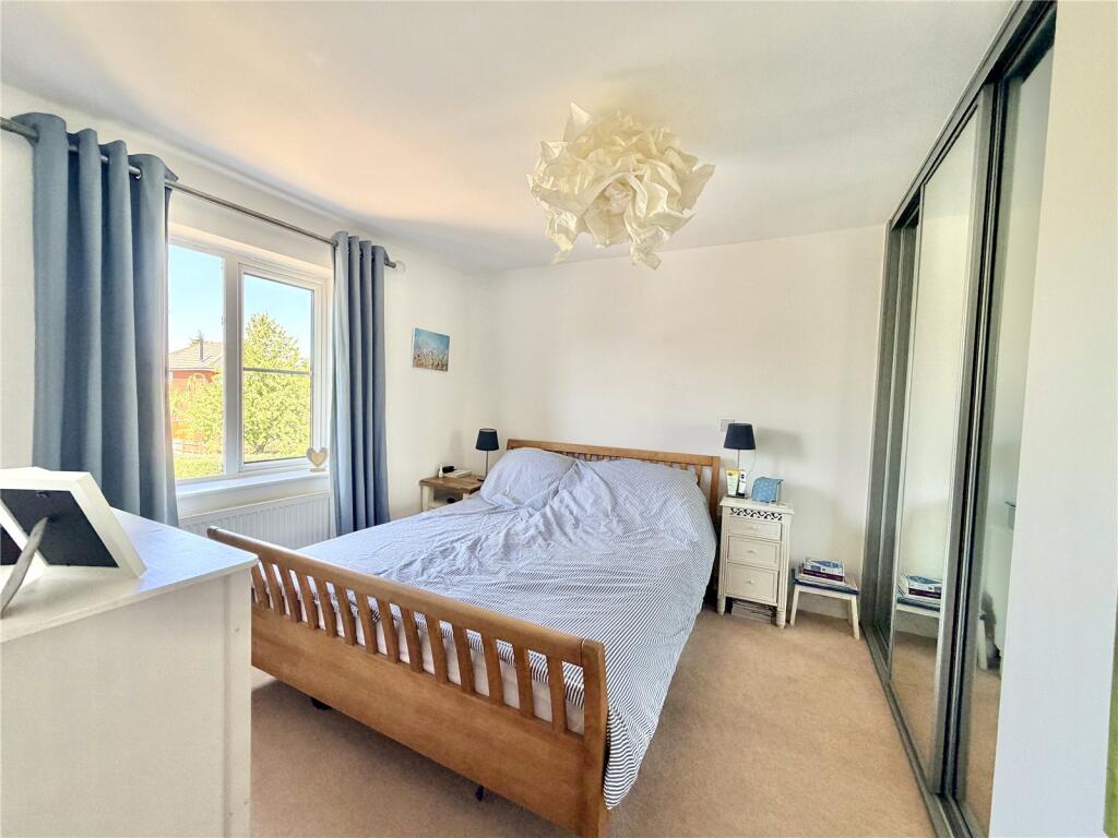 House in Southampton - More