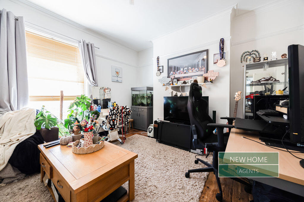 Apartment in Cheltenham, Ewens Farm, Fairview - View 5