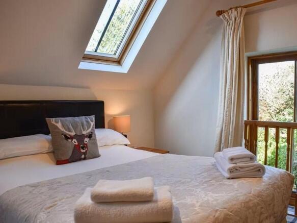 Stable bedroom resized.jpg