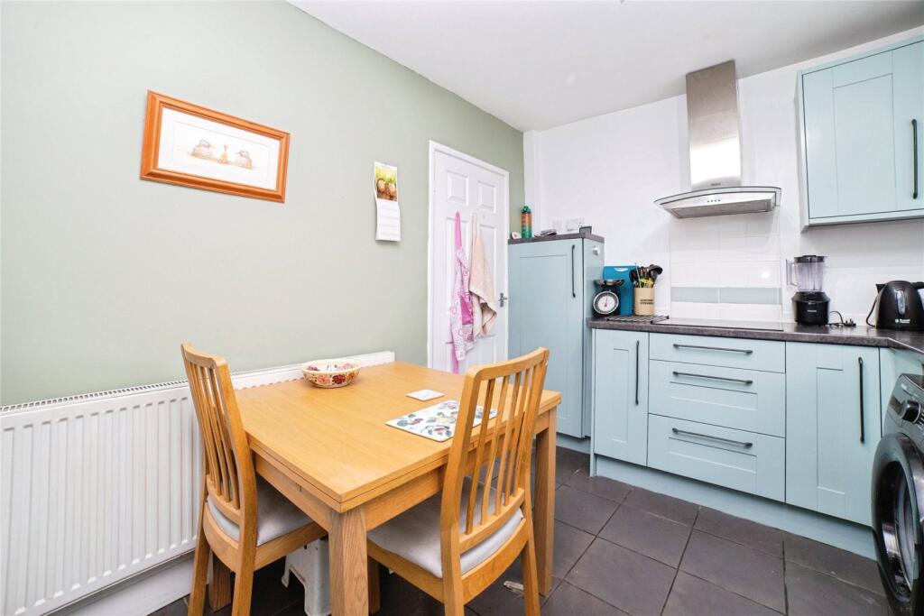 House in Ashfield, Sutton in Ashfield, Nottinghamshire - View 4