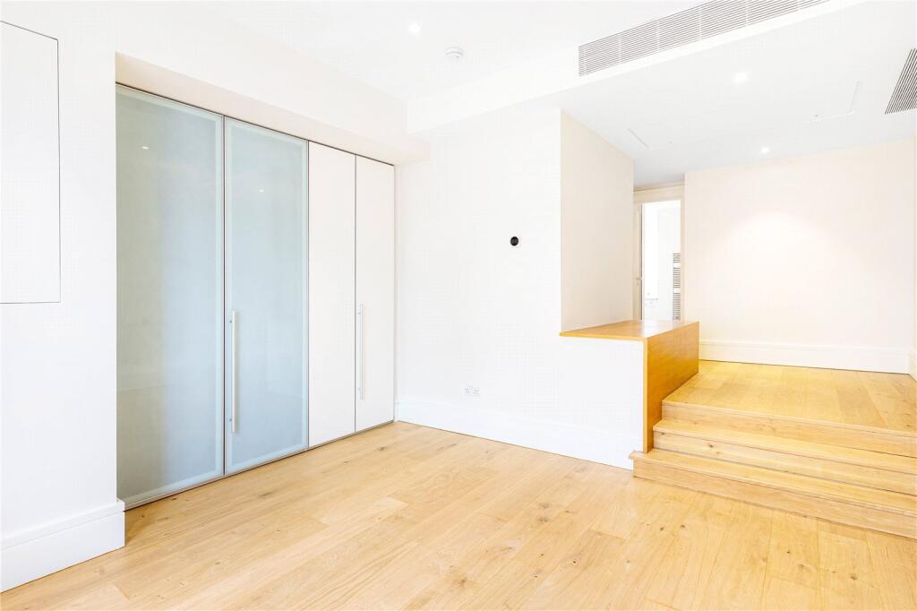 Apartment in London - More