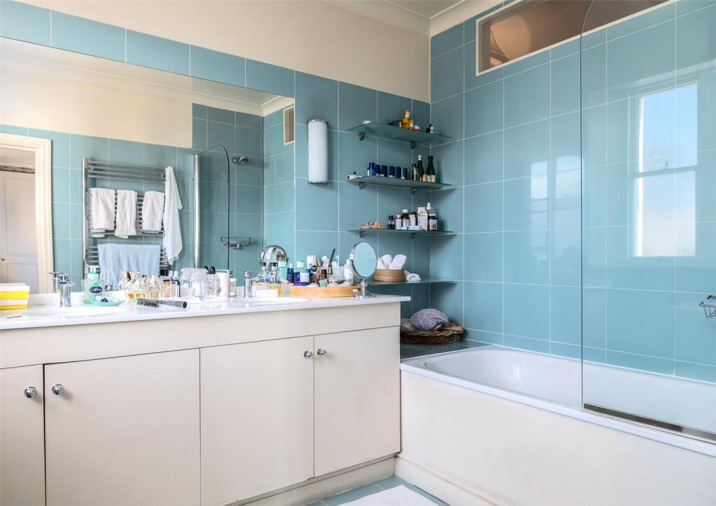 Apartment in London, City of Westminster - More