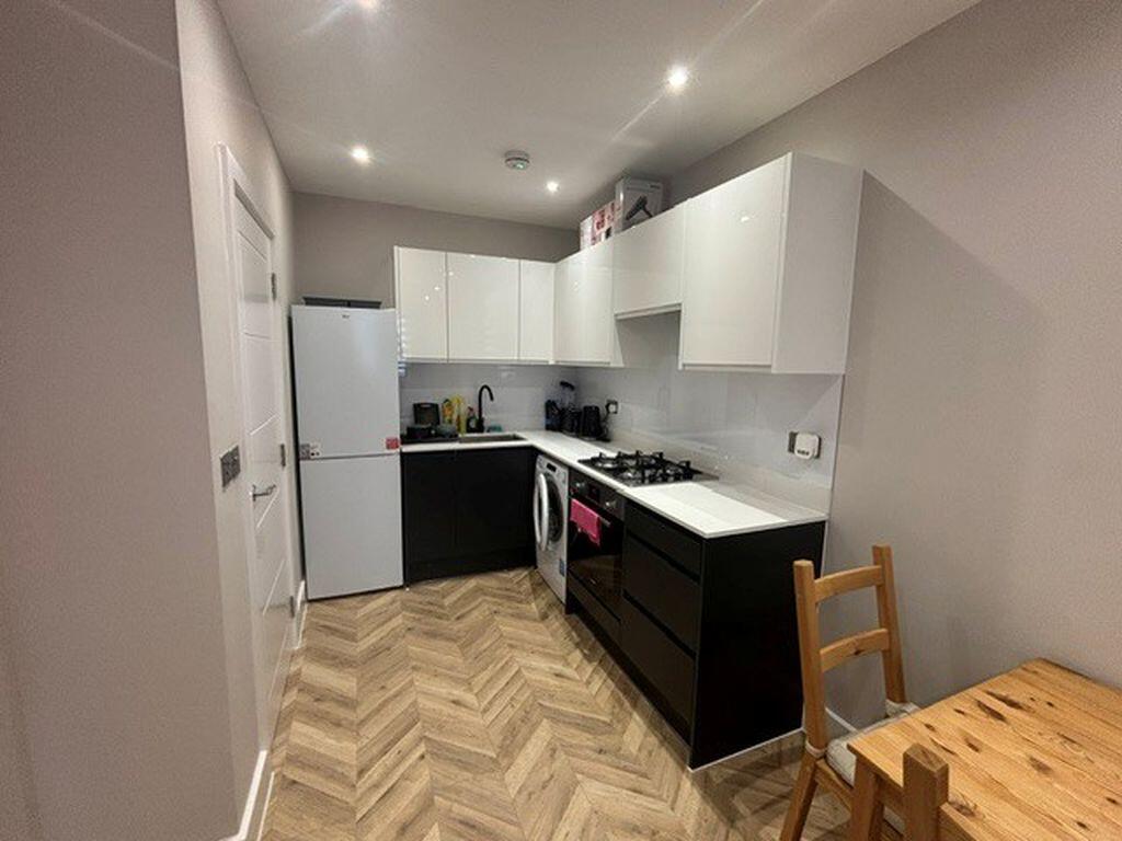 Apartment in Reading - View 5