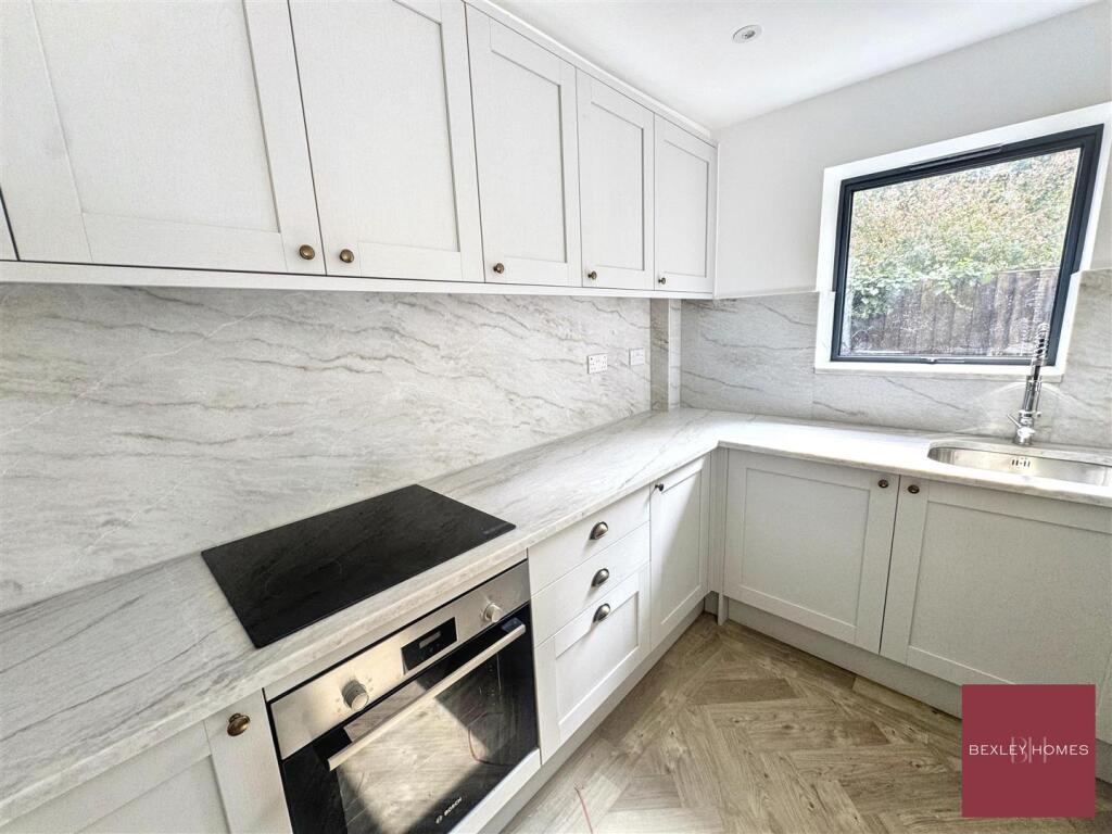 House in Dartford - View 4