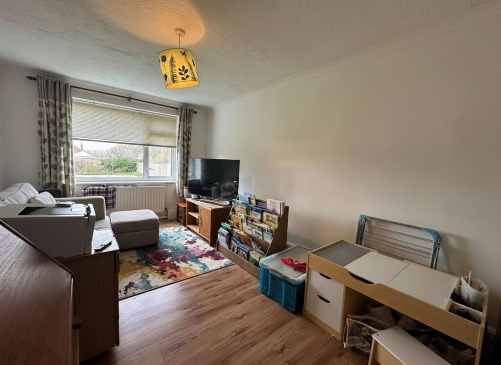 Greenacres, Central Avenue, Telscombe Cliffs, BN10 7LY photo 2
