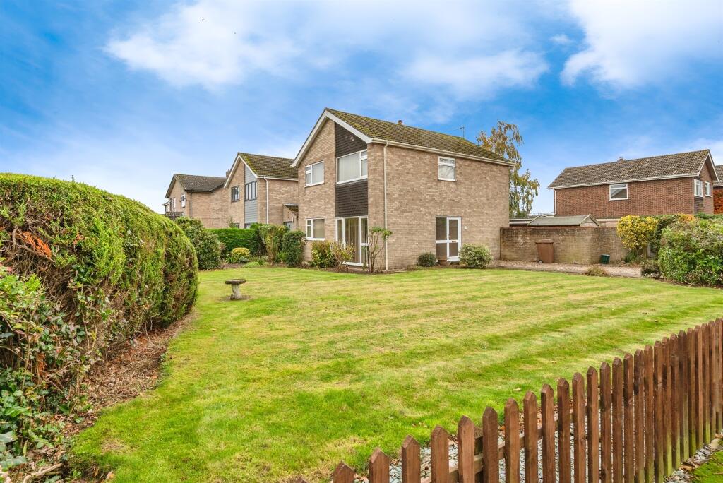 4-bed detached on Holman Road, Aylsham, Norwich, £375,000