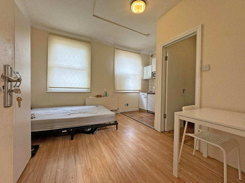 Acacia Road, London, E11 photo 2