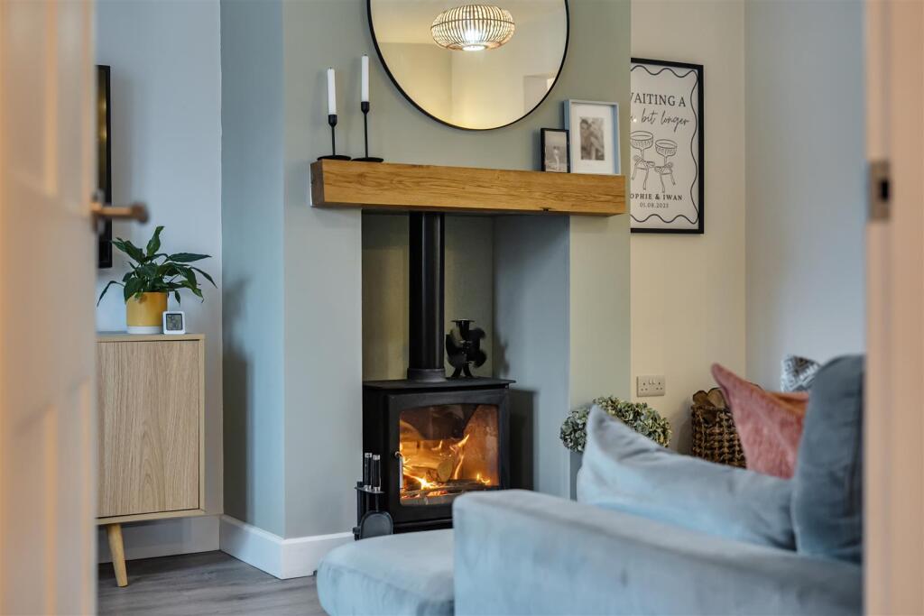 Cygnet Close, Whittington, Oswestry photo 3