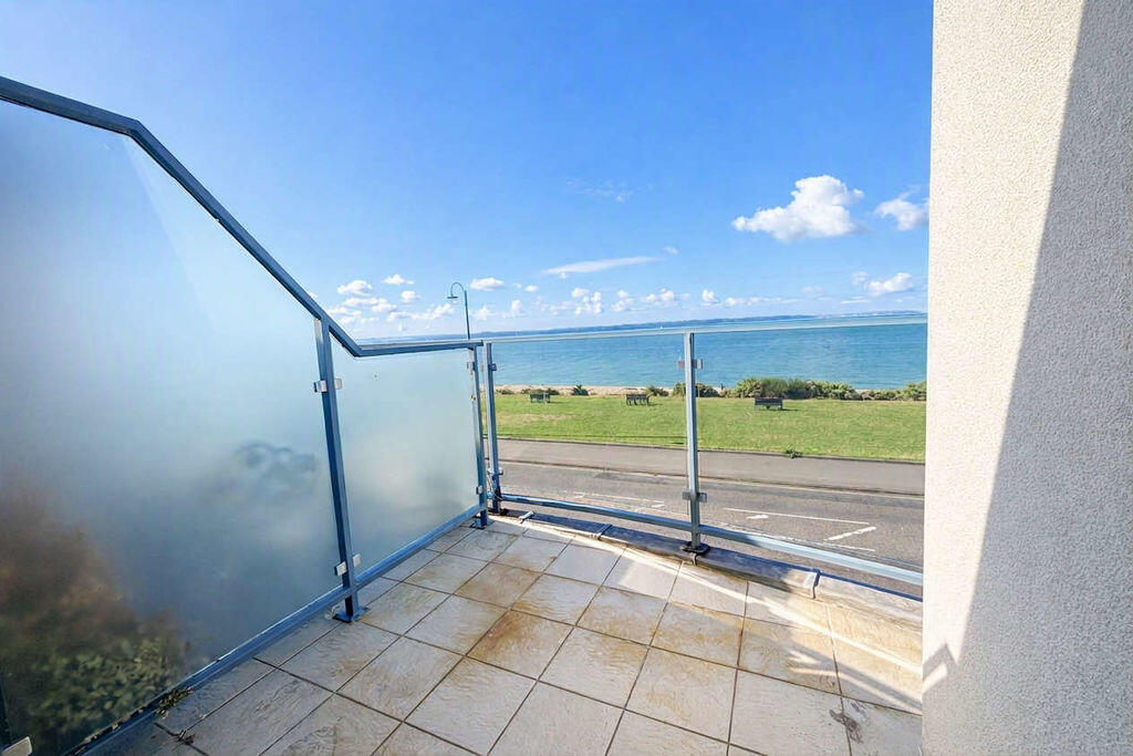 Apartment in Gosport, Lee-on-the-Solent - View 5