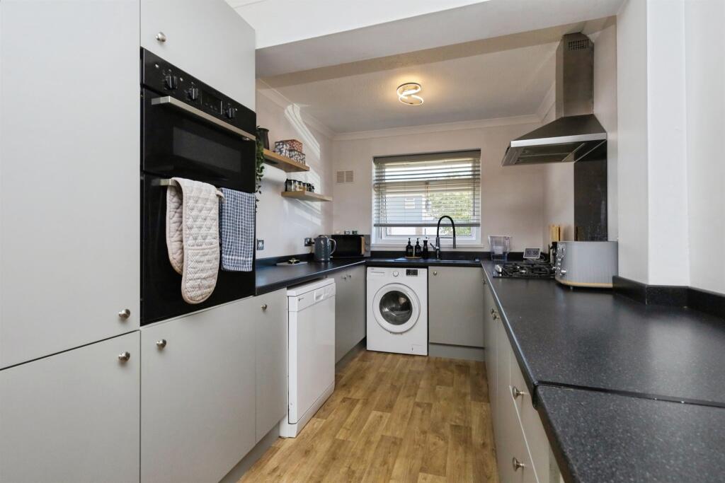 House in Eastbourne, East Sussex - View 4