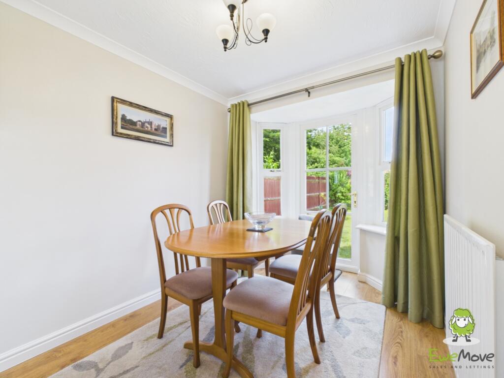 House in Basingstoke and Deane, Longacre, Kempshott Park - More