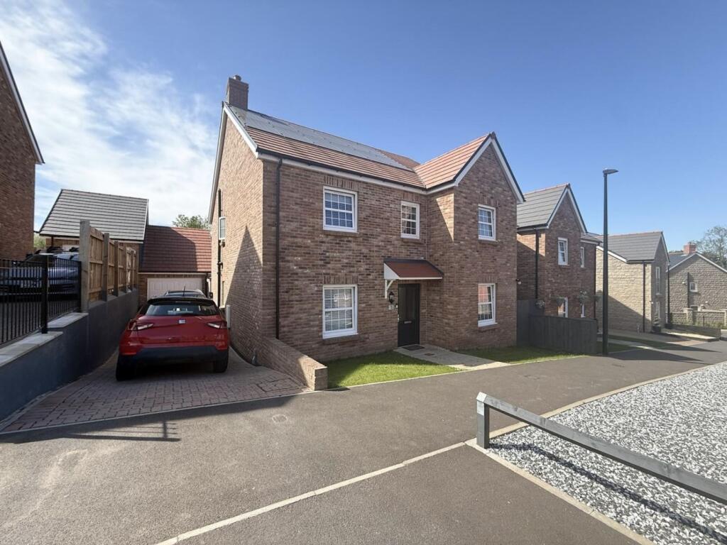 4-bed detached on Abbey Woods, Llantarnam, Cwmbran, NP44, £480,000