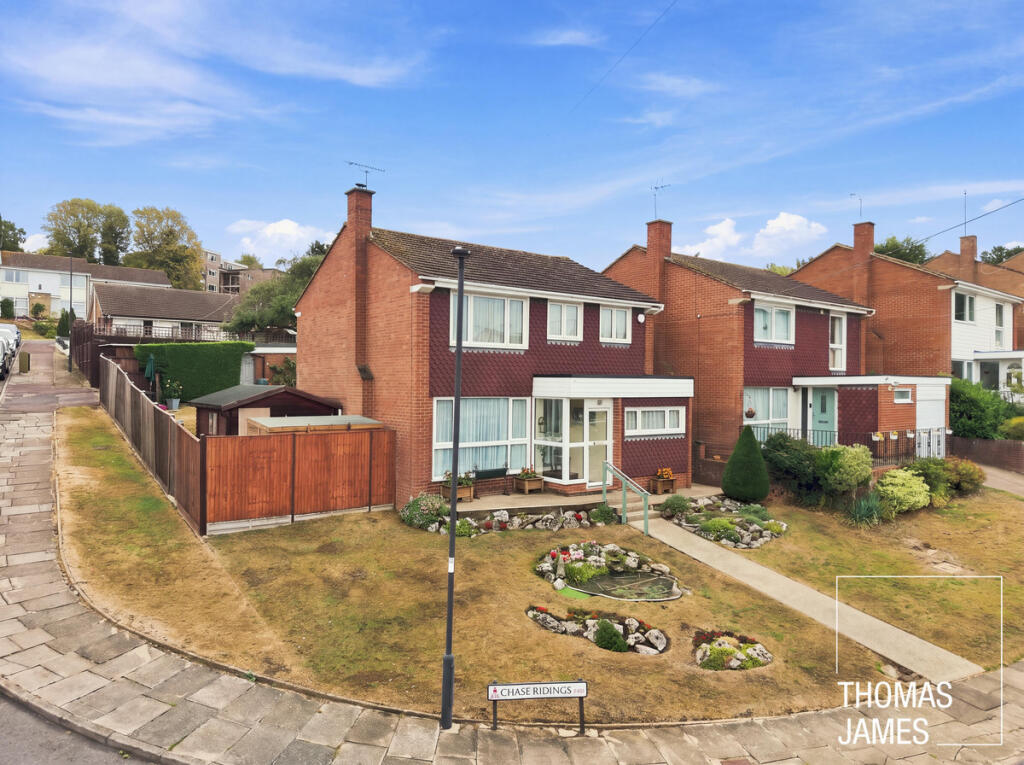 House in Enfield, London Borough of Enfield - View 2