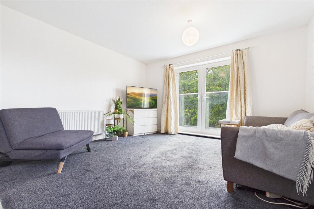 Apartment in Reading - View 5