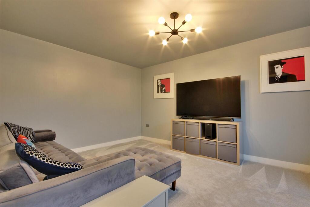 1 Harthill Avenue photo 3