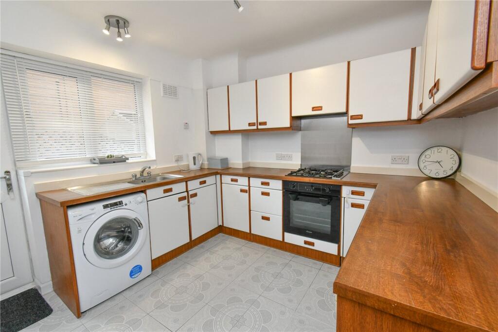 House in Wirral, Liverpool City Region - View 6
