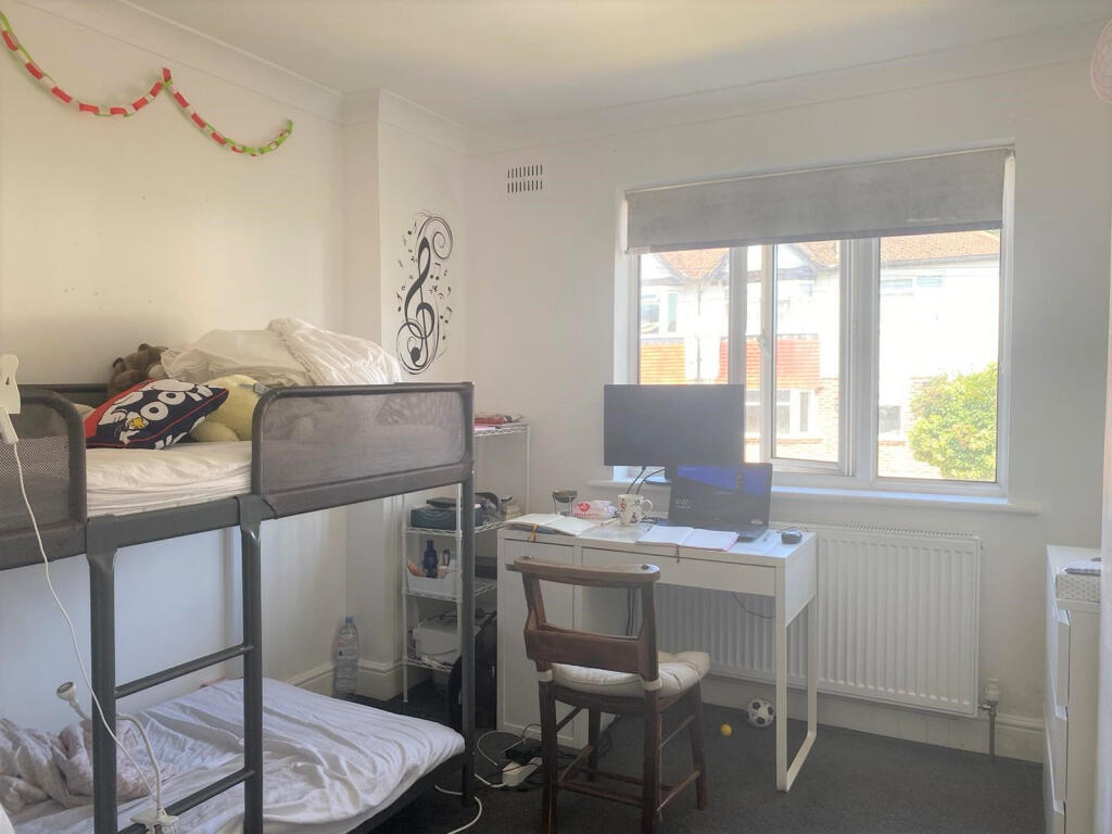 Apartment in London - More