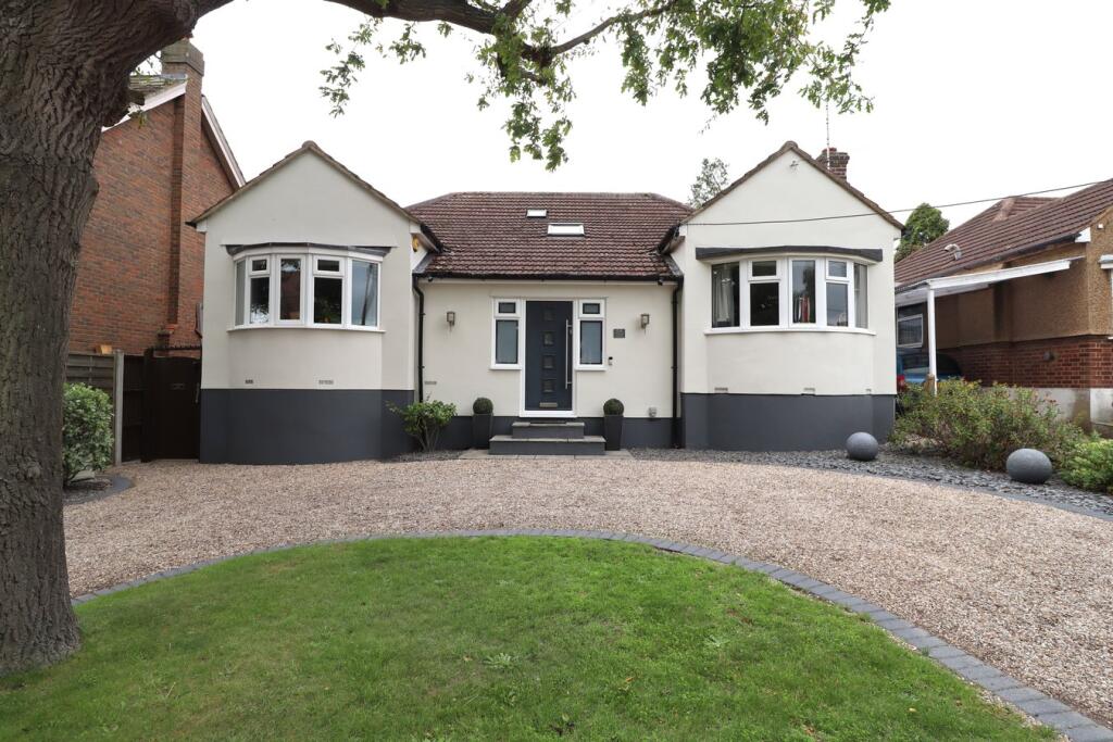 Main image of property: Rayleigh Avenue, Leigh-on-Sea, SS9