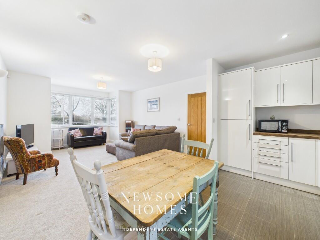Halkyn Road, Holywell photo 3