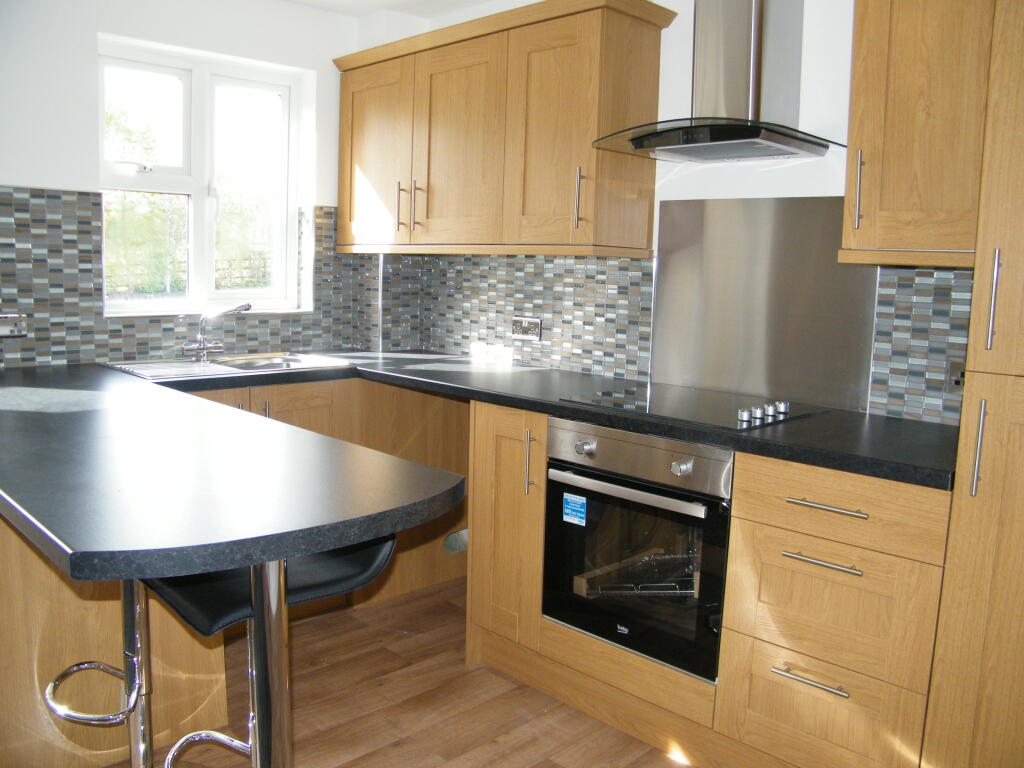 Additional image 2 of Henstridge