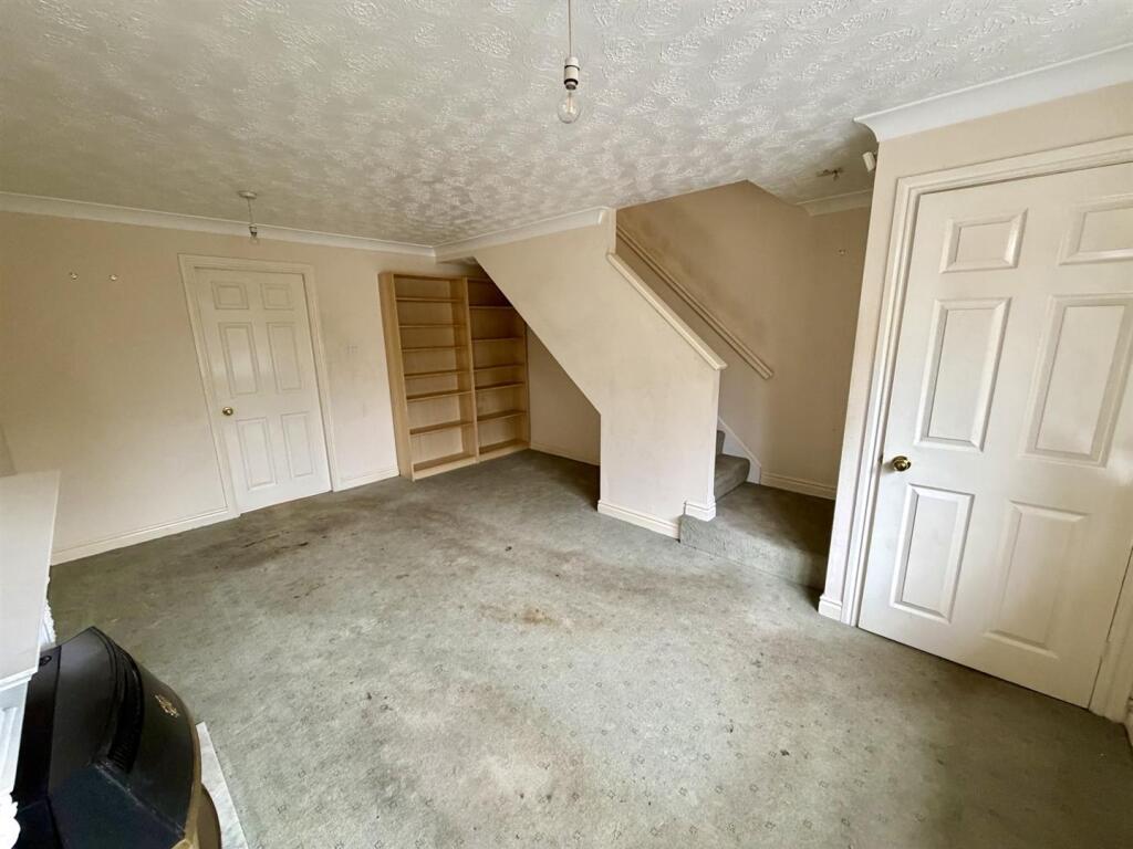 House in Kirklees, London Park, Battyeford - More