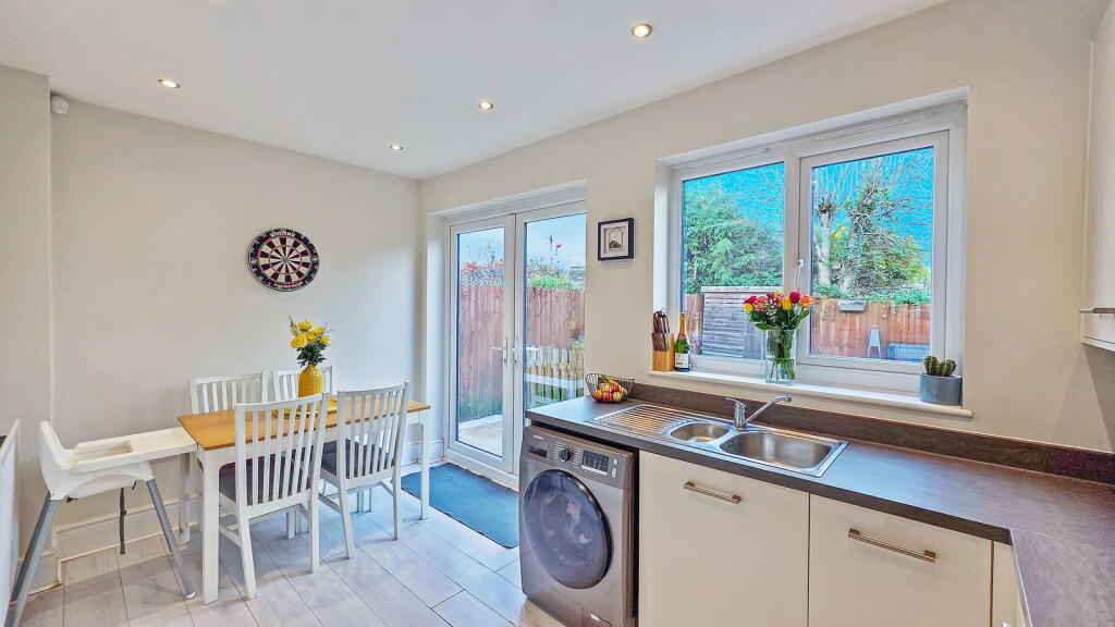 Moorgate Drive, Astley M29 7UA photo 2