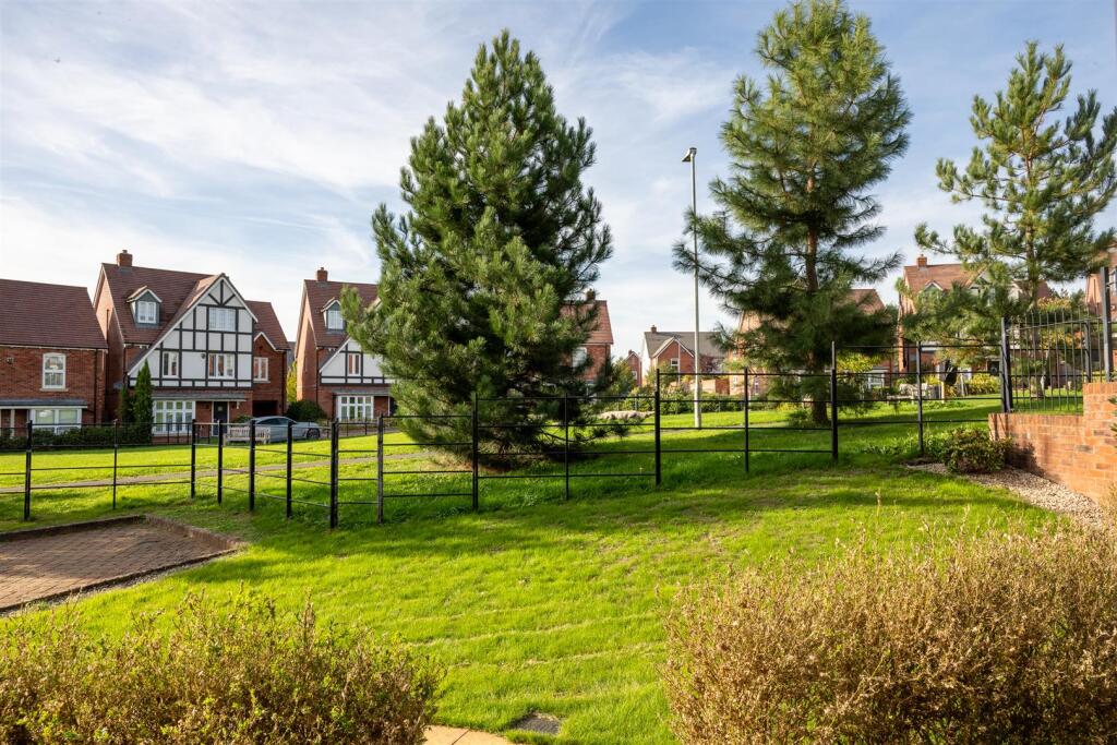 2, Jade Drive, Hagley photo 2