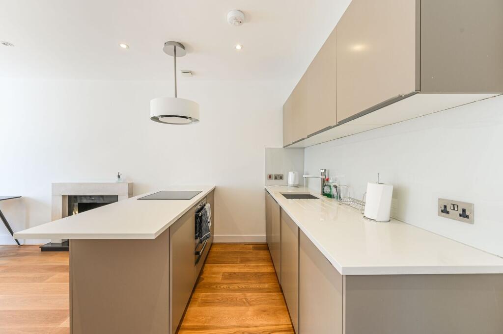 Apartment in London - View 5