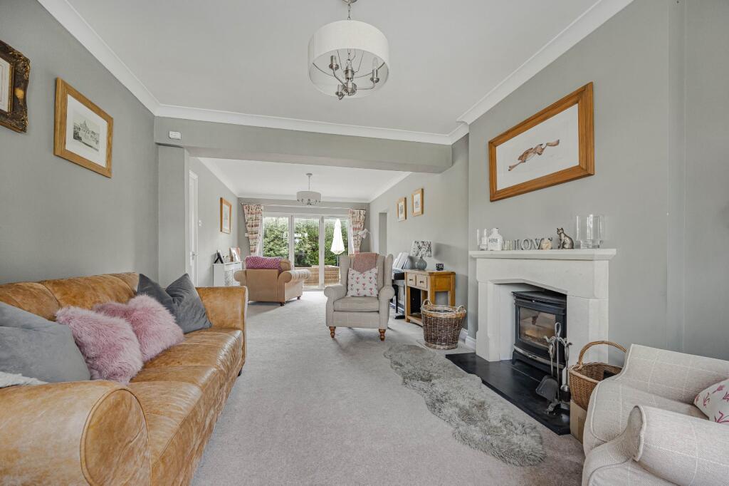 House in Cotswold, Fairford - More
