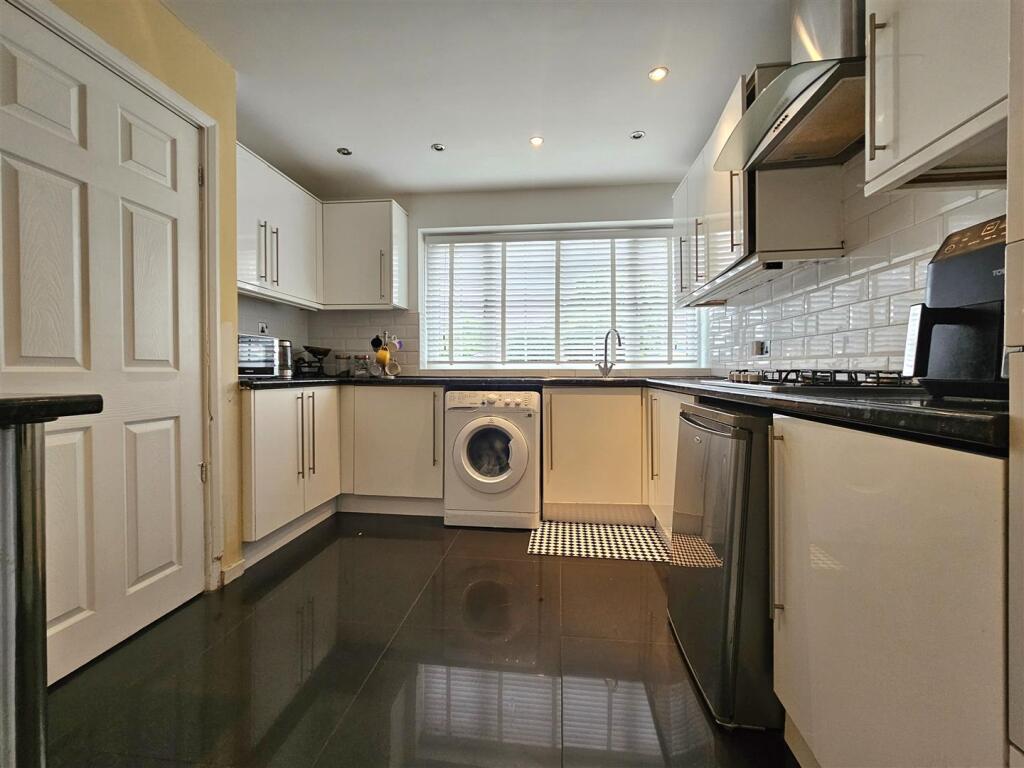 House in Solihull, West Midlands - More