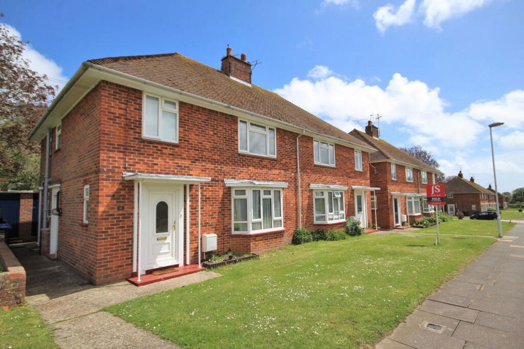 2-bed flat on Ivydore Avenue, Worthing BN13 3JA, £235,000