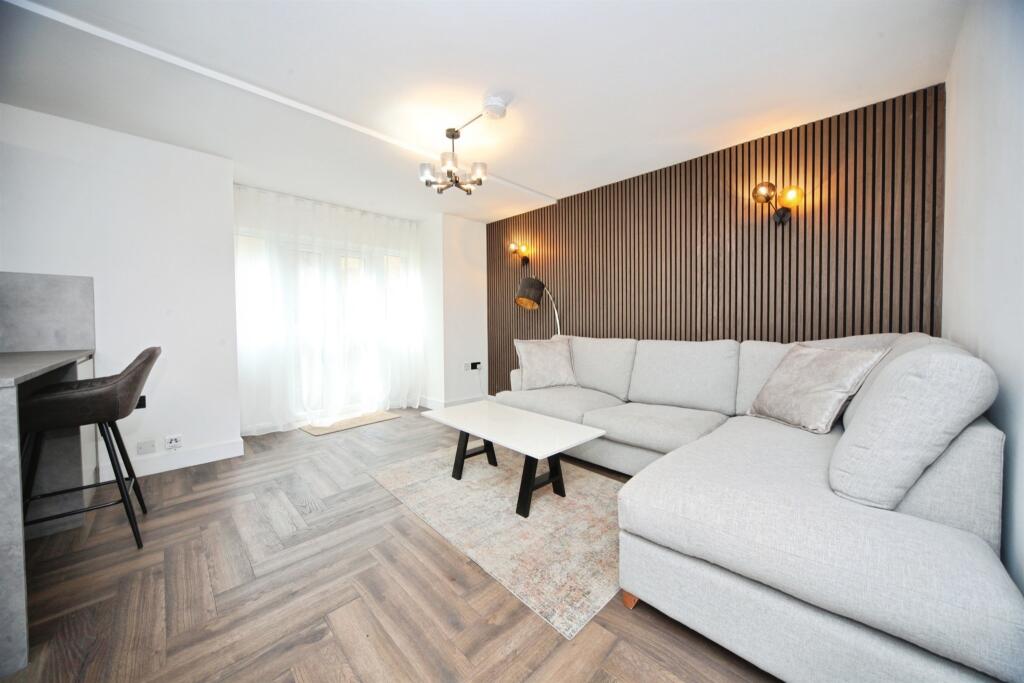Apartment in Luton - View 5