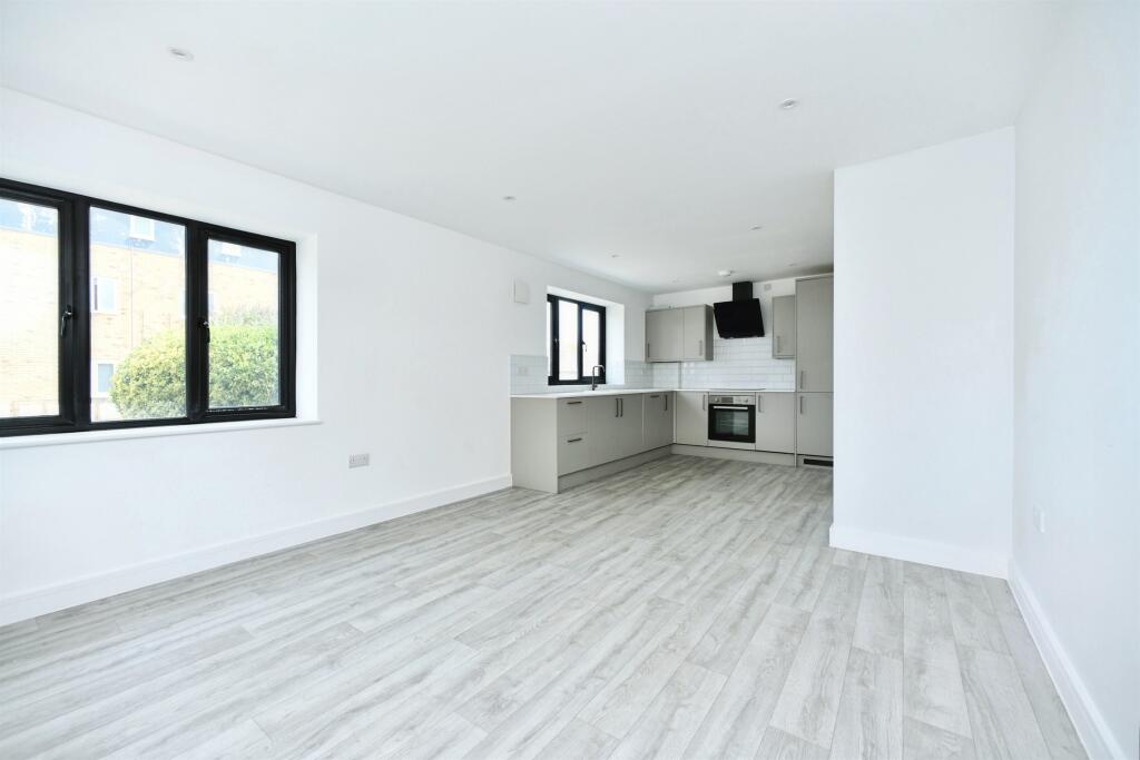 South Coast Road, Peacehaven photo 5