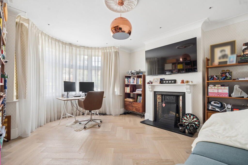 House in London, Pinner - View 2