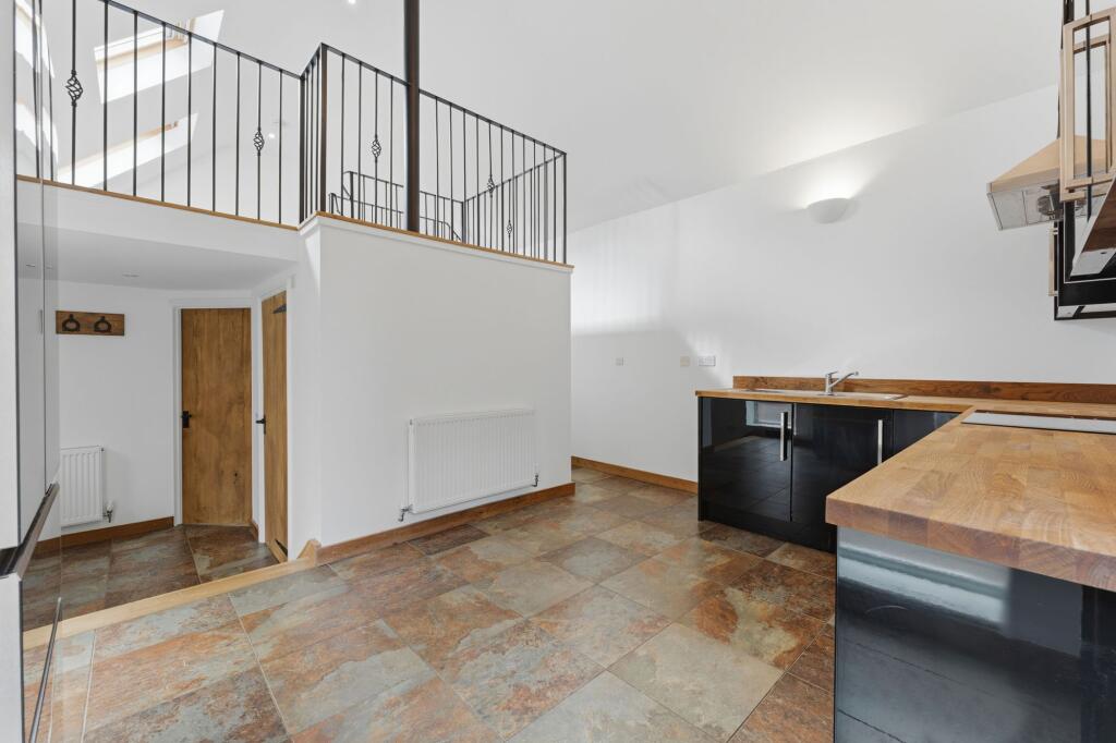 House in Northampton - View 4