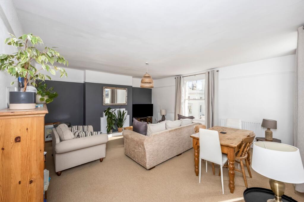 Apartment in Brighton - View 3