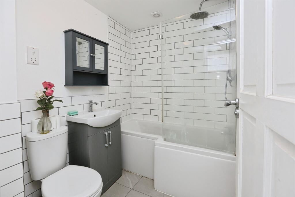 House in Portsmouth - More