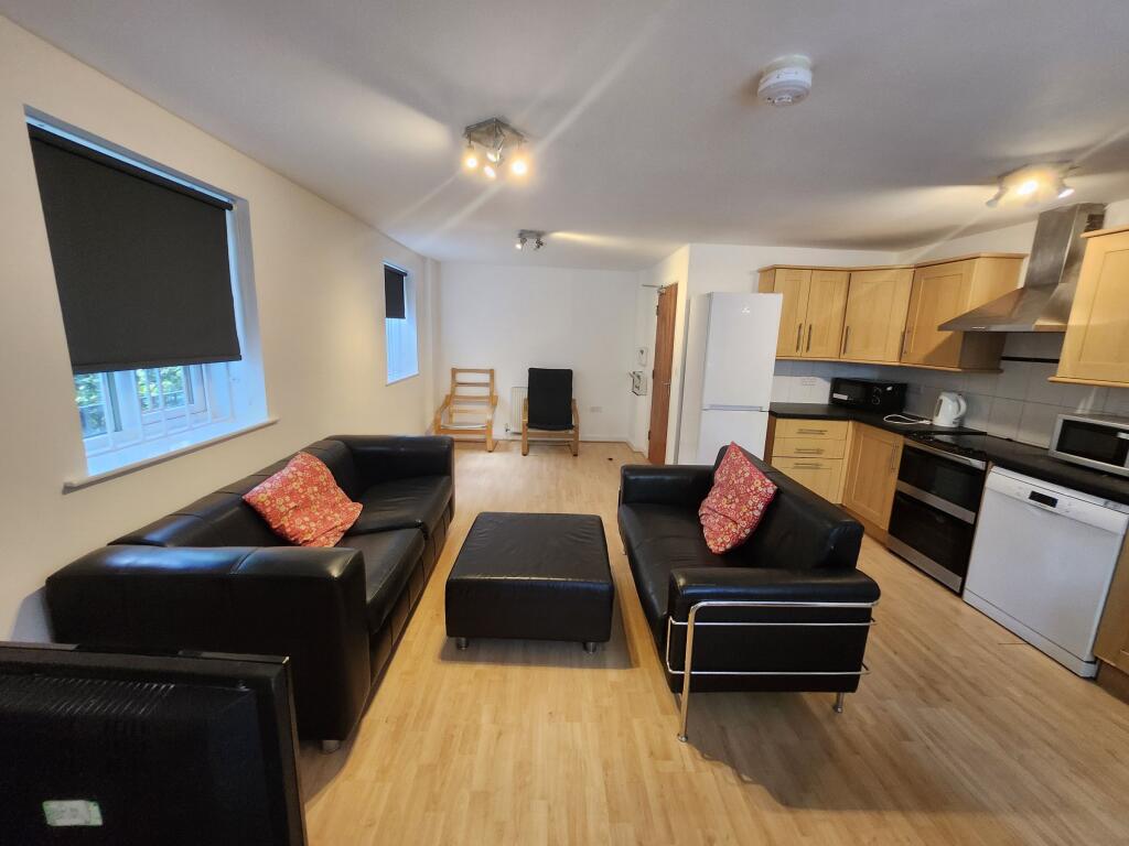 Apartment in Manchester, Fallowfield - View 3