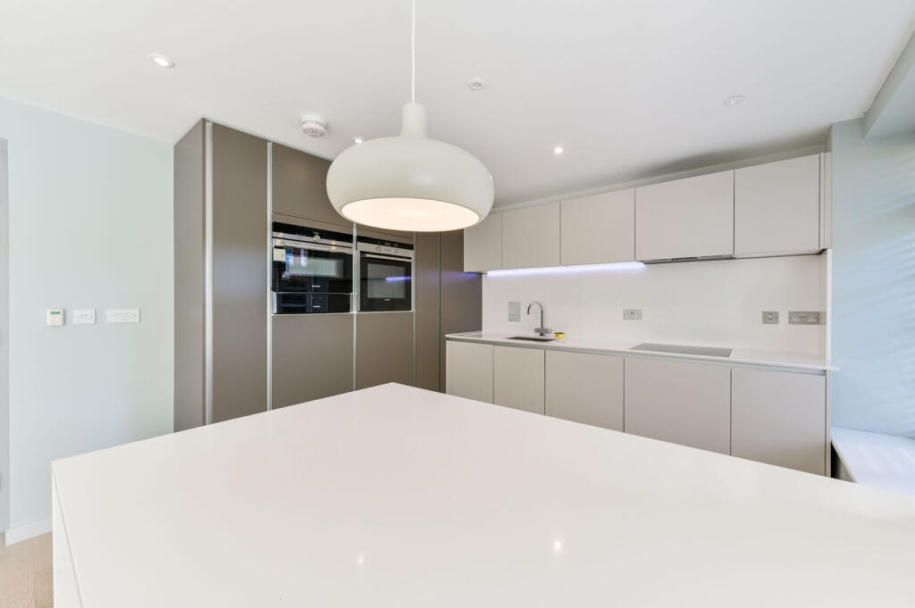 Apartment in London, Hammersmith - View 5