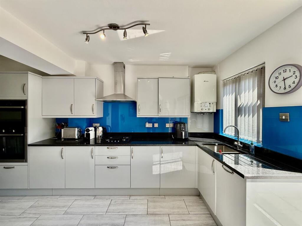 House in Southall - View 5