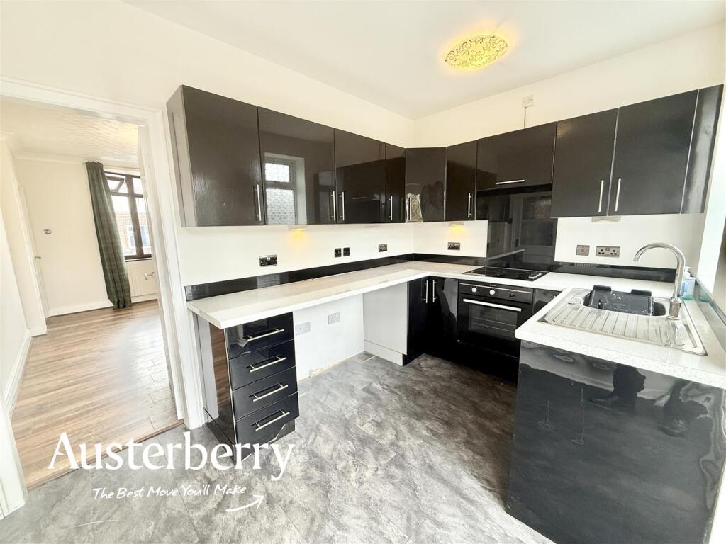 House in Stoke-on-Trent - View 4