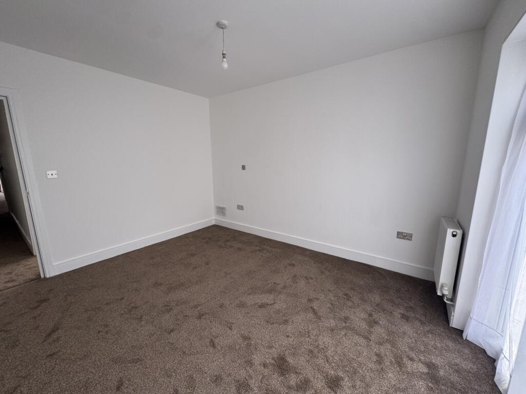 Apartment in Harrow - More