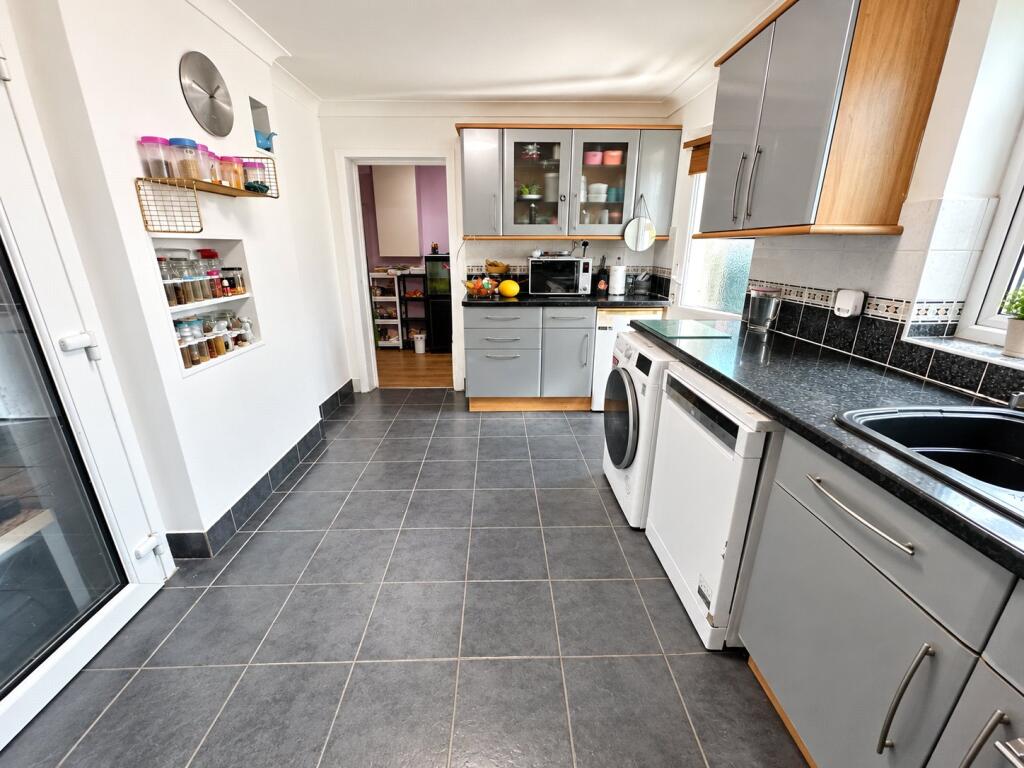 House in Basildon, Essex - View 5
