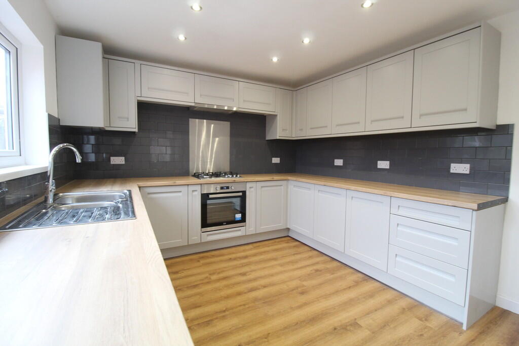 1 bedroom house share for rent