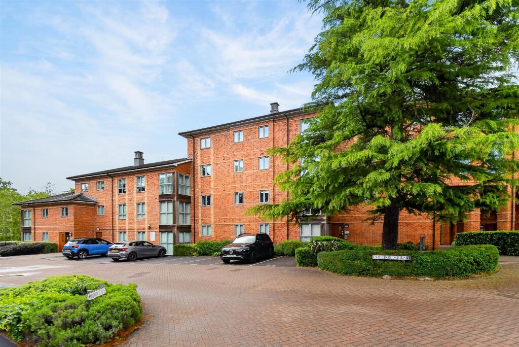 Main image of property: Drummond House, College Mews